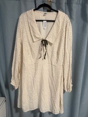 Old Navy Cream and Black Polka Dot Tie-Front dress - 3x
